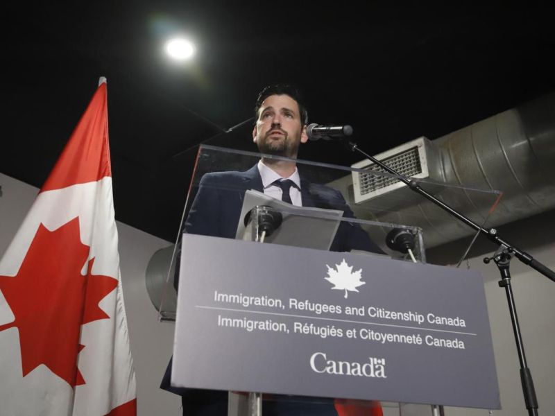 Canada Immigration Backlog Drops To 809,000 | New IRCC Data